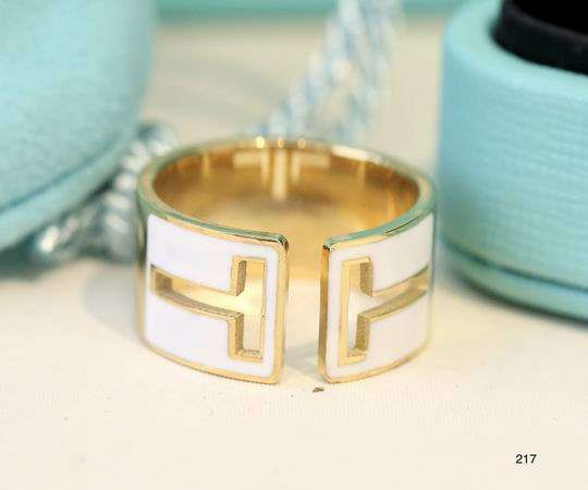 Picture of LV Ring _SKULVring11ly8112934